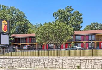 Super 8 by Wyndham Jessup/Baltimore Area has Smoking rooms