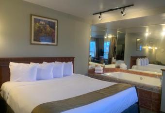 Hotel and Suites Les Laurentides allows 18 year olds to book a room