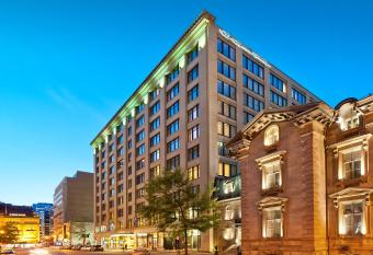 Le Square Phillips Hutel & Suites allows 18 year olds to book a room