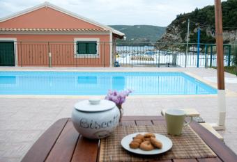 Akis Apartments has Balcony rooms