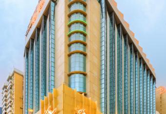 Hotel Golden Dragon allows 18 year olds to book a room