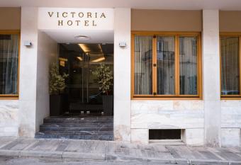 Victoria Hotel allows 18 year olds to book a room