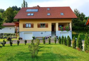 Ferienwohnung Wruss has Balcony rooms