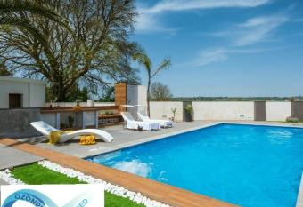 Aurienzia has Balcony rooms