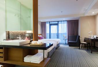 Pacific Business Hotel has Balcony rooms