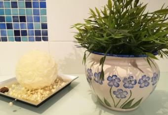 Casa Arcobaleno allows 18 year olds to book a room