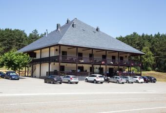 Complejo O Pi  eiral A Fonsagrada has Balcony rooms