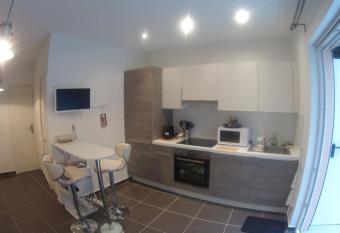 Castellaret has Balcony rooms