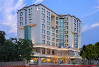 Fortune Landmark, Ahmedabad - Member ITC s Hotel Group allows 18 year olds to book a room
