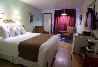 La Kris Inn allows 18 year olds to book a room