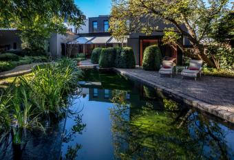 Cabosse, Suites & Spa allows 18 year olds to book a room