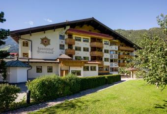 Ferienhotel Sonnenhof has Balcony rooms