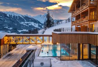 Berghotel Hauserbauer has Balcony rooms