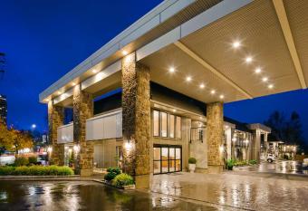 Best Western Plus Burnaby Hotel allows 18 year olds to book a room