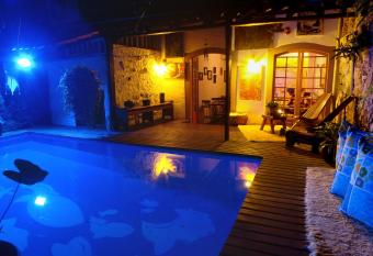 Pousada Arte Urquijo allows 18 year olds to book a room