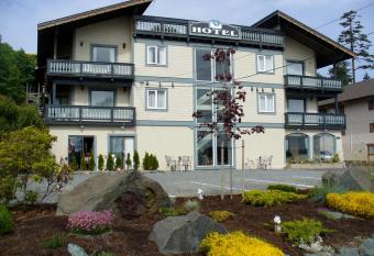 Heron's Landing Hotel has Balcony rooms