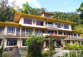 Bamboo Retreat has Balcony rooms