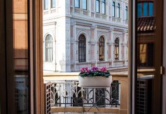 Liberty House has Balcony rooms