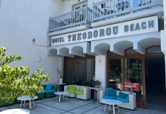 Theodorou Beach Hotel Apartments has Balcony rooms