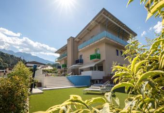 Energy Hotel has Balcony rooms