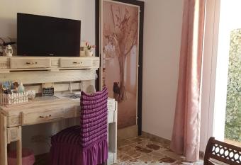 B&B CARRUBBELLE has Balcony rooms