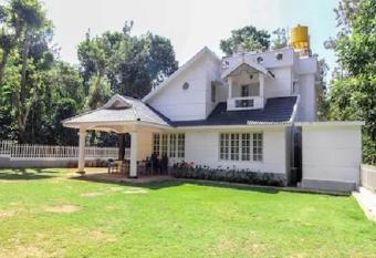 Whitehouse Estate stay has Balcony rooms