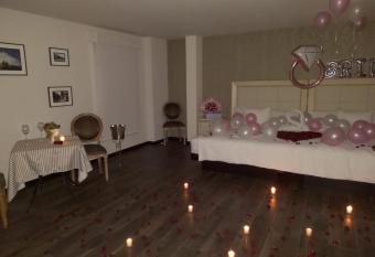 Mansion Azul Cholula allows 18 year olds to book a room