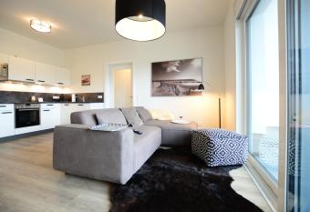 Luxstay Werder has Balcony rooms