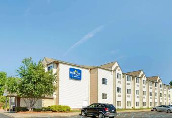 Microtel Inn & Suites by Wyndham Roseville/Detroit Area allows 18 year olds to book a room