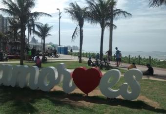 Gaivotas Apartamento para Temporada allows 18 year olds to book a room