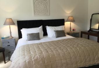 Little Owl Barn has Balcony rooms