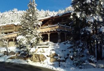 Ker Capcir allows 18 year olds to book a room