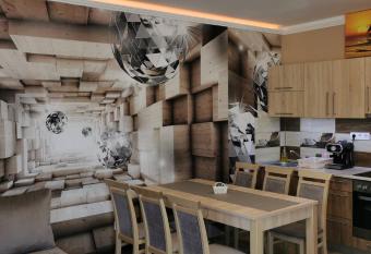 Balaton&Center Wellness Apartman has Balcony rooms