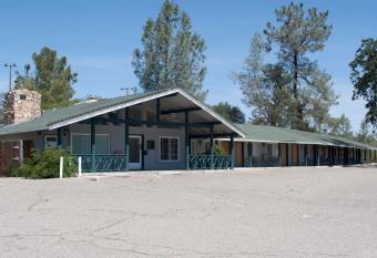 Black Hawk Lodge allows 18 year olds to book a room