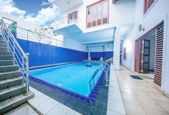 Ayansa allows 18 year olds to book a room