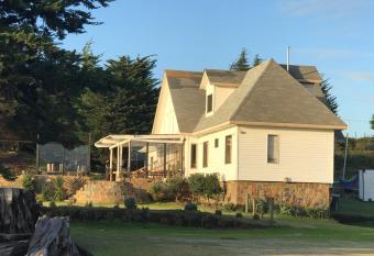 Hostal Quiriyuca Sur allows 18 year olds to book a room