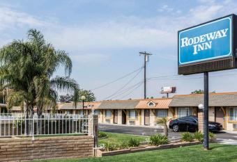 Rodeway Inn Beaumont allows 18 year olds to book a room