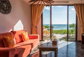 Natai Beach Resort - SHA Plus has Balcony rooms