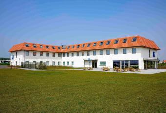 ibis budget Oostende Airport allows 18 year olds to book a room