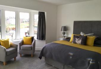 Hazelbrook Killarney has Balcony rooms