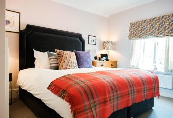 Bel and The Dragon-Cookham allows 18 year olds to book a room