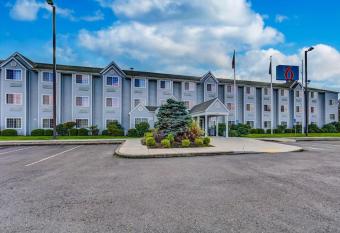 Motel 6 Sutherlin. Or allows 18 year olds to book a room