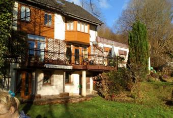 Cilbrwyn allows 18 year olds to book a room