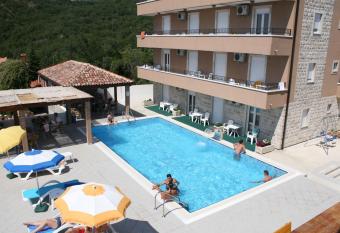 Apartments   ura  evi   has Balcony rooms