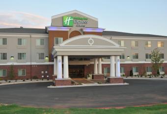 Holiday Inn Express & Suites Clinton By IHG allows 18 year olds to book a room