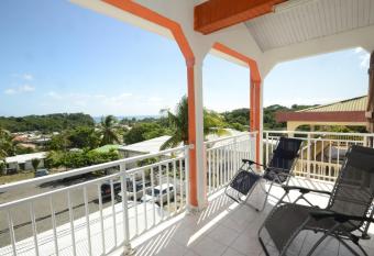 Loca Vacances has Balcony rooms