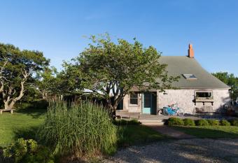 Sea Lion has Balcony rooms
