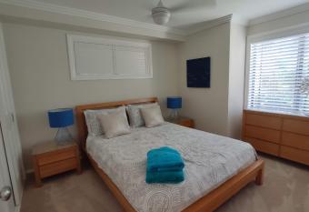 Se-Ayr BnB at Lighthouse has Balcony rooms