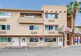 Super 8 by Wyndham Las Vegas North Strip/Fremont St. Area has Balcony rooms