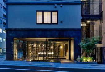 MIMARU TOKYO NIHOMBASHI SUITENGUMAE allows 18 year olds to book a room